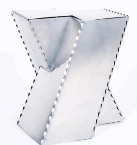 Heart side table Familiar Form
